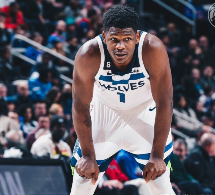 包含巴西男篮爆冷热火B队，戈贝尔惊艳世界的词条