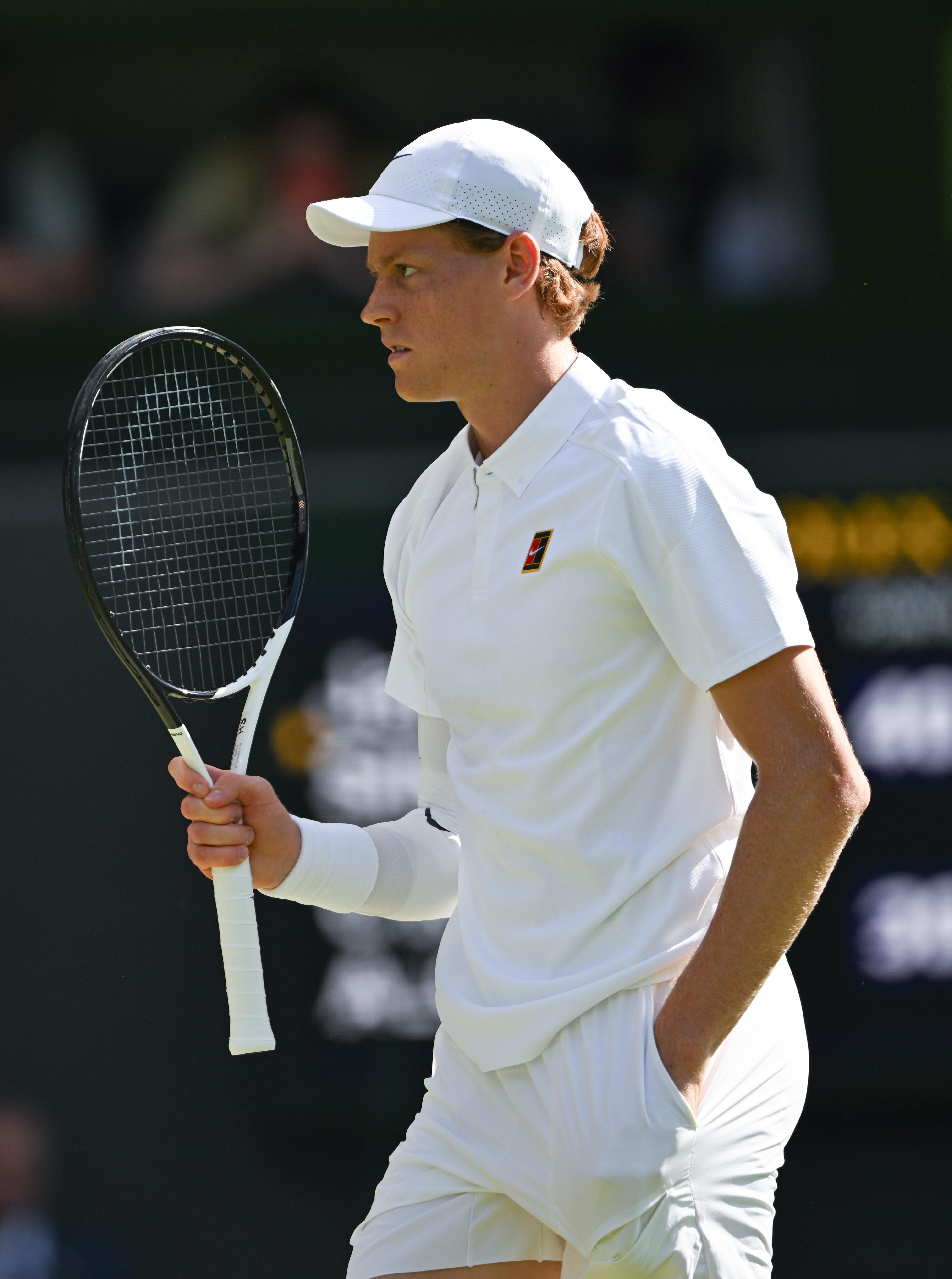 ATP总决赛逆转法网,辛纳带队取胜 ATP总决赛逆转法网,辛纳带队取胜
