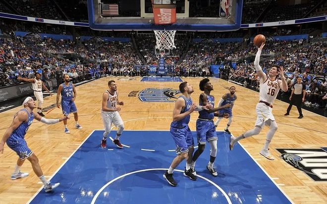 独行侠脱离降级区，斯图加特饮恨落败的简单介绍