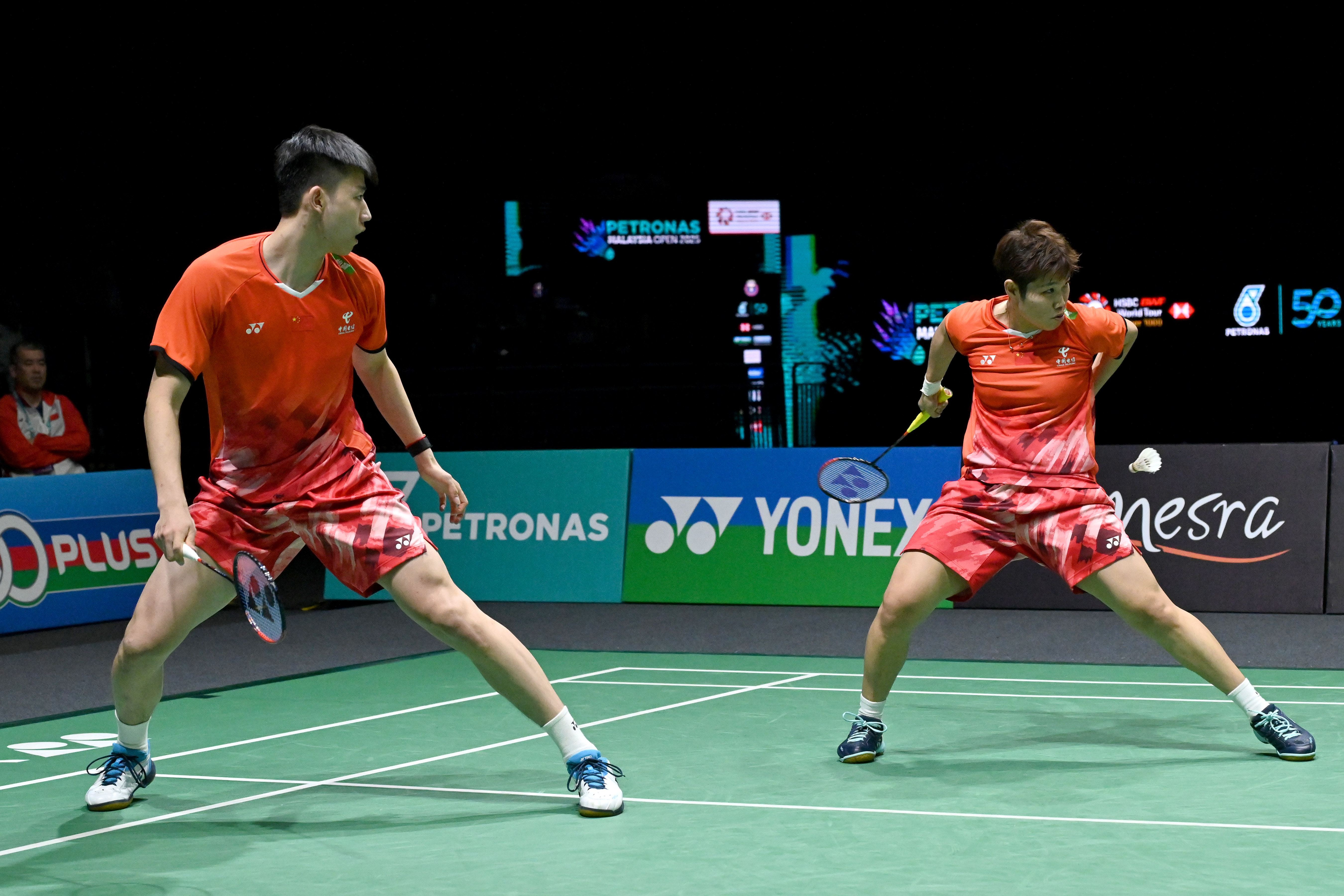 包含马来西亚羽毛球队完胜韩国羽毛球队，林丹绝境逆转的词条