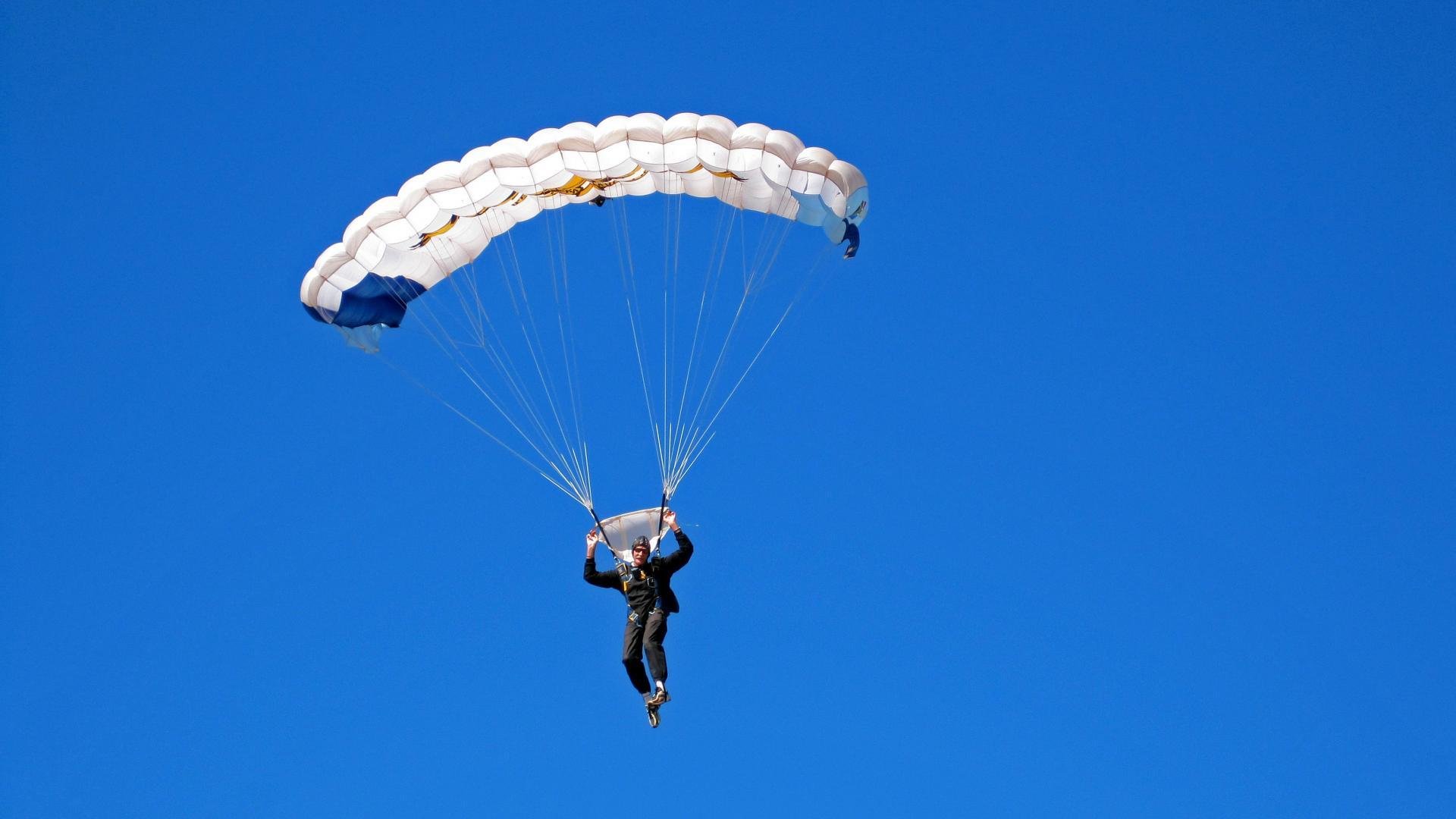 雷霆节奏掌控上海队，拉文成为关键先生