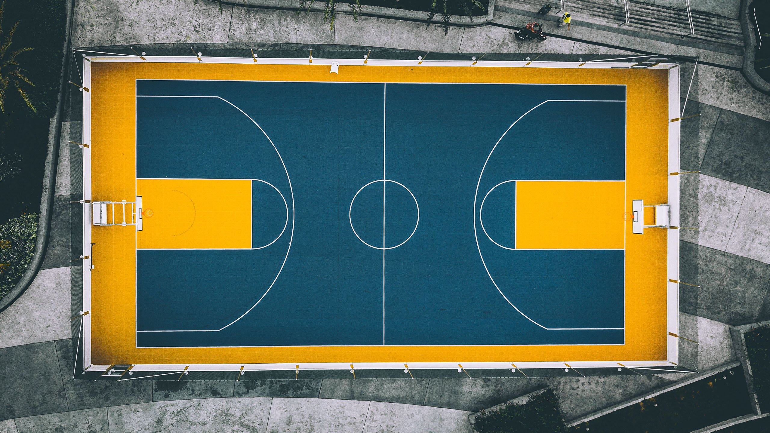 F1墨西哥大奖赛,劳森封王,哈斯铁蹄踏碎凯迪拉克—一场关于唯一性的极速寓言